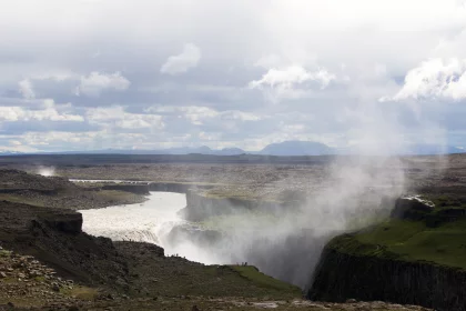 Photo of a geyser spewing water out of the ground, Iceland, June 2016, Reinder Nijhoff