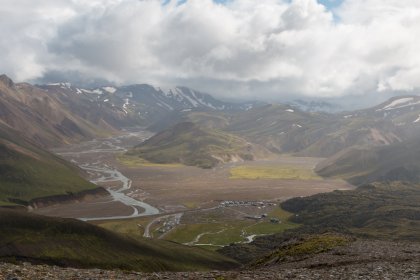 Photo of a view of a valley with a river running through it, Landmannalaugar &rarr; Skogafoss, August 2017, Reinder Nijhoff